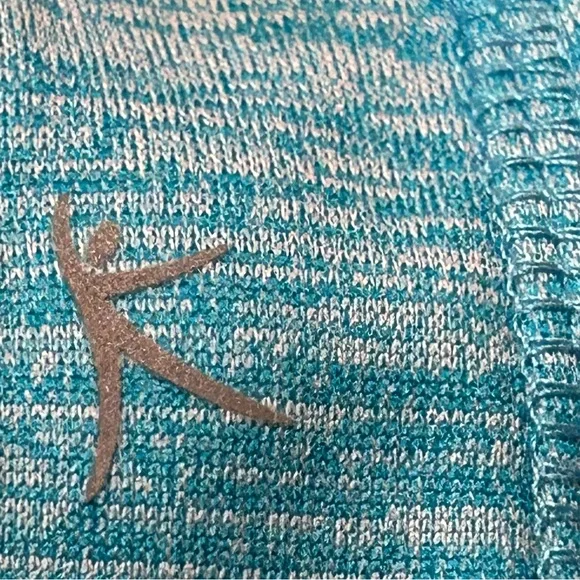 Danskin Hooded Pullover/Hoodie - Picture 3 of 9